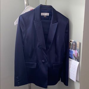 Tahari Satin Women’s Suit